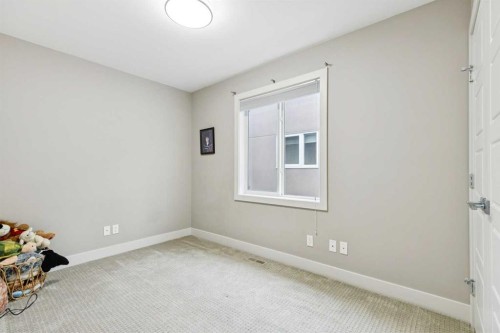 2231 26 Avenue Sw, Calgary, AB - Indoor Photo Showing Other Room