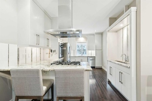 2231 26 Avenue Sw, Calgary, AB - Indoor