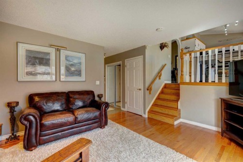 116 Macewan Ridge Close Nw, Calgary, AB - Indoor Photo Showing Living Room