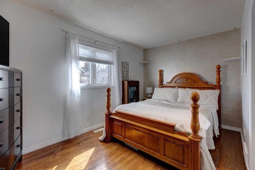 116 Macewan Ridge Close Nw, Calgary, AB - Indoor Photo Showing Bedroom