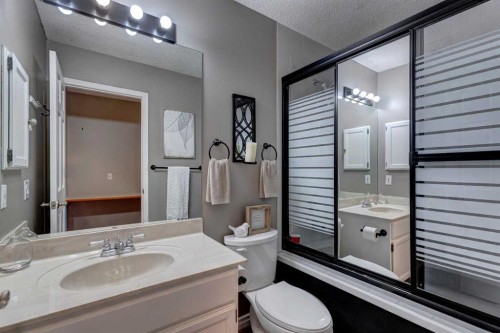 116 Macewan Ridge Close Nw, Calgary, AB - Indoor Photo Showing Bathroom