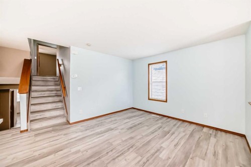 11-33 Stonegate Drive Nw, Airdrie, AB - Indoor Photo Showing Other Room
