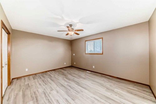 11-33 Stonegate Drive Nw, Airdrie, AB - Indoor Photo Showing Other Room