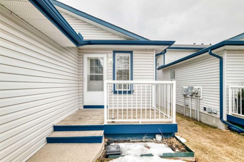 11-33 Stonegate Drive Nw, Airdrie, AB - Outdoor With Exterior