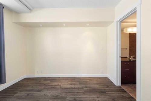 1009-8880 Horton Road Sw, Calgary, AB - Indoor Photo Showing Other Room