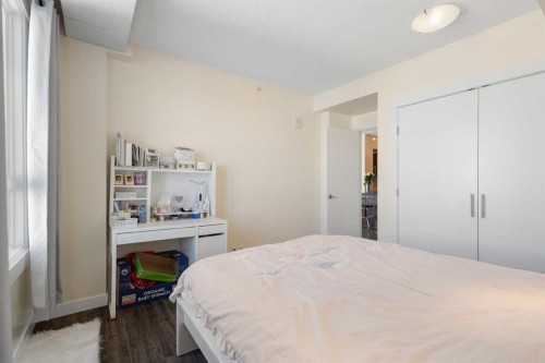 1009-8880 Horton Road Sw, Calgary, AB - Indoor Photo Showing Bedroom