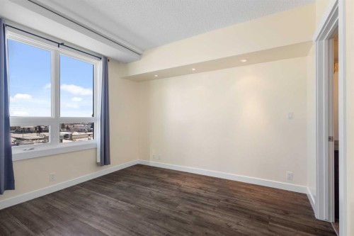 1009-8880 Horton Road Sw, Calgary, AB - Indoor Photo Showing Other Room