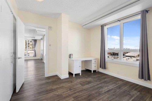 1009-8880 Horton Road Sw, Calgary, AB - Indoor Photo Showing Other Room