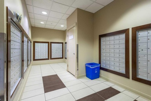 1009-8880 Horton Road Sw, Calgary, AB - Indoor Photo Showing Other Room
