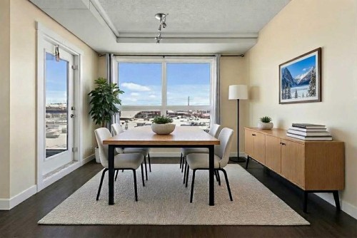 1009-8880 Horton Road Sw, Calgary, AB - Indoor Photo Showing Dining Room