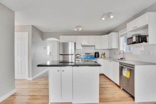 255 Citadel Acres Close Nw, Calgary, AB - Indoor Photo Showing Kitchen With Stainless Steel Kitchen With Upgraded Kitchen