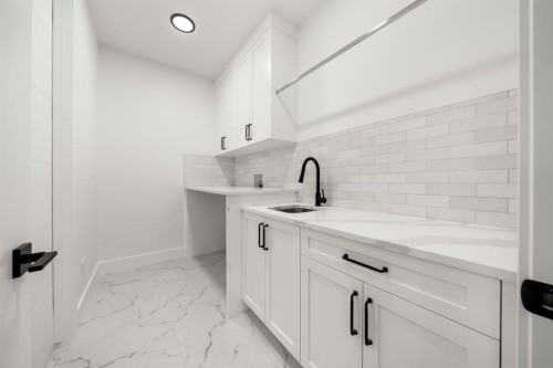 1907 28 Avenue Sw, Calgary, AB - Indoor Photo Showing Kitchen
