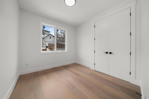 1907 28 Avenue Sw, Calgary, AB - Indoor Photo Showing Other Room