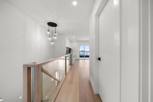 1907 28 Avenue Sw, Calgary, AB - Indoor Photo Showing Other Room