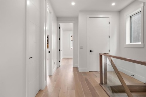 1907 28 Avenue Sw, Calgary, AB - Indoor Photo Showing Other Room