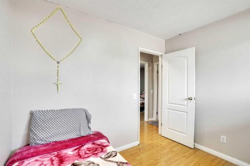 1004 Penrith Crescent Se, Calgary, AB - Indoor