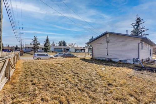 1004 Penrith Crescent Se, Calgary, AB - Outdoor