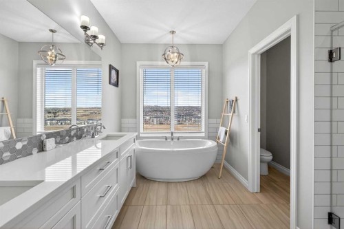 396 Evansborough Way Nw, Calgary, AB - Indoor Photo Showing Bathroom