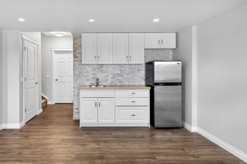 396 Evansborough Way Nw, Calgary, AB - Indoor Photo Showing Kitchen