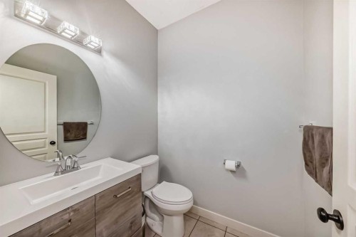73 Cranleigh Heath Se, Calgary, AB - Indoor Photo Showing Bathroom