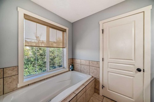73 Cranleigh Heath Se, Calgary, AB - Indoor Photo Showing Bathroom