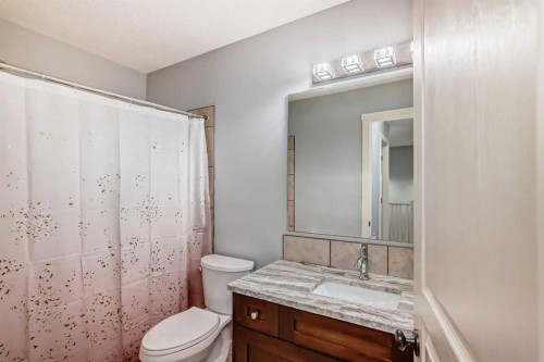 73 Cranleigh Heath Se, Calgary, AB - Indoor Photo Showing Bathroom