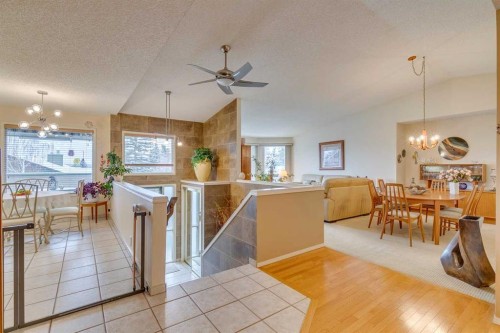 8 Douglas Woods View Se, Calgary, AB - Indoor