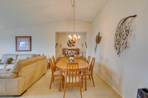 8 Douglas Woods View Se, Calgary, AB - Indoor Photo Showing Dining Room