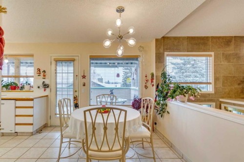 8 Douglas Woods View Se, Calgary, AB - Indoor Photo Showing Dining Room