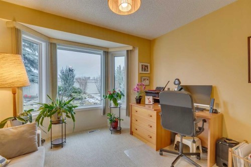 8 Douglas Woods View Se, Calgary, AB - Indoor Photo Showing Office