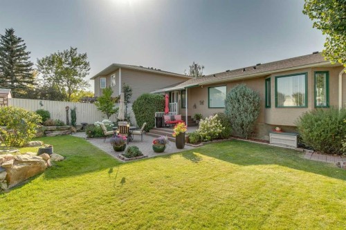 8 Douglas Woods View Se, Calgary, AB - Outdoor