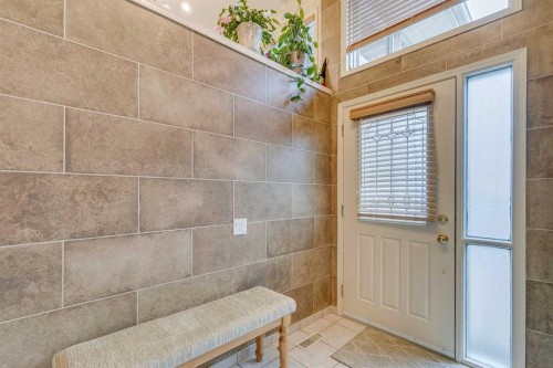 8 Douglas Woods View Se, Calgary, AB - Indoor Photo Showing Bathroom