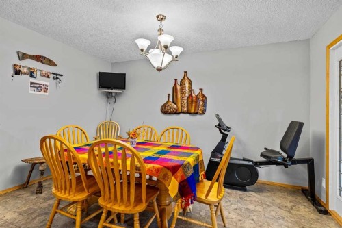 302 Stuart Street, Blackie, AB - Indoor Photo Showing Dining Room