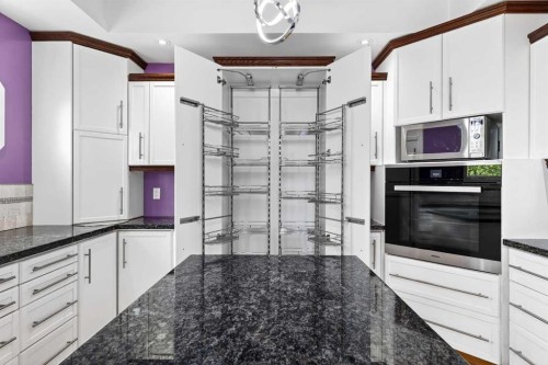 1212 15 Avenue, Didsbury, AB - Indoor Photo Showing Kitchen