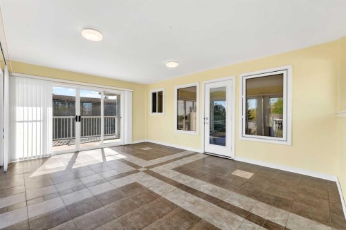 1212 15 Avenue, Didsbury, AB -  With Deck Patio Veranda With Exterior