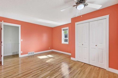 1212 15 Avenue, Didsbury, AB - Indoor Photo Showing Other Room