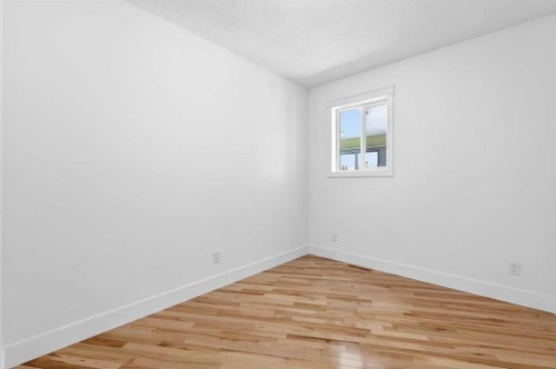 1212 15 Avenue, Didsbury, AB - Indoor Photo Showing Other Room