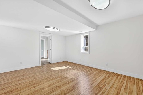 1212 15 Avenue, Didsbury, AB - Indoor Photo Showing Other Room