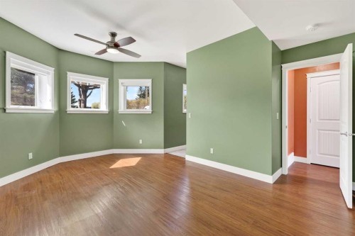 1212 15 Avenue, Didsbury, AB - Indoor Photo Showing Other Room