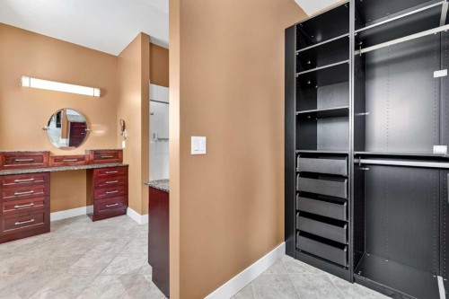 1212 15 Avenue, Didsbury, AB - Indoor