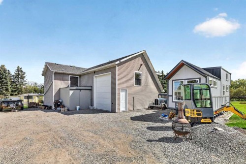 1212 15 Avenue, Didsbury, AB - Outdoor With Exterior