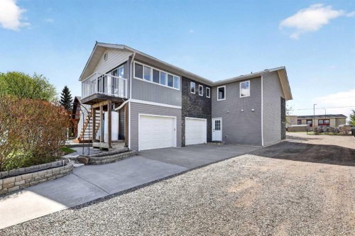 1212 15 Avenue, Didsbury, AB - Outdoor