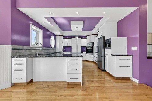 1212 15 Avenue, Didsbury, AB - Indoor Photo Showing Kitchen