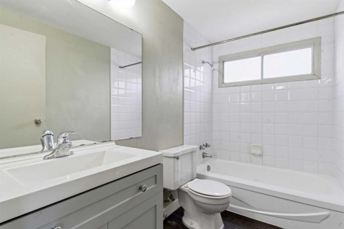 128 Pineson Place Ne, Calgary, AB - Indoor Photo Showing Bathroom