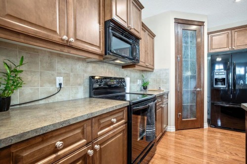 1907 Riverside Drive Nw, High River, AB - Indoor Photo Showing Dining Room