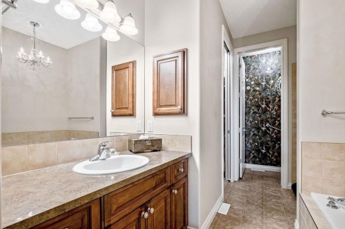 1907 Riverside Drive Nw, High River, AB - Indoor Photo Showing Bathroom