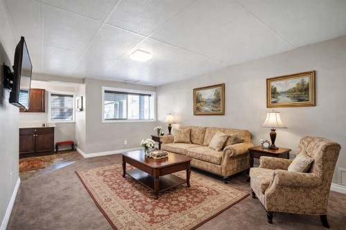 1907 Riverside Drive Nw, High River, AB - Indoor Photo Showing Other Room