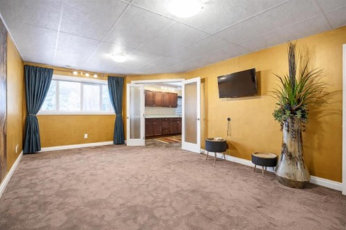1907 Riverside Drive Nw, High River, AB - Indoor Photo Showing Other Room