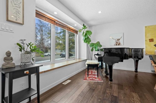 25 Foxwell Road Se, Calgary, AB - Indoor