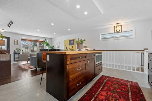 25 Foxwell Road Se, Calgary, AB - Indoor Photo Showing Other Room